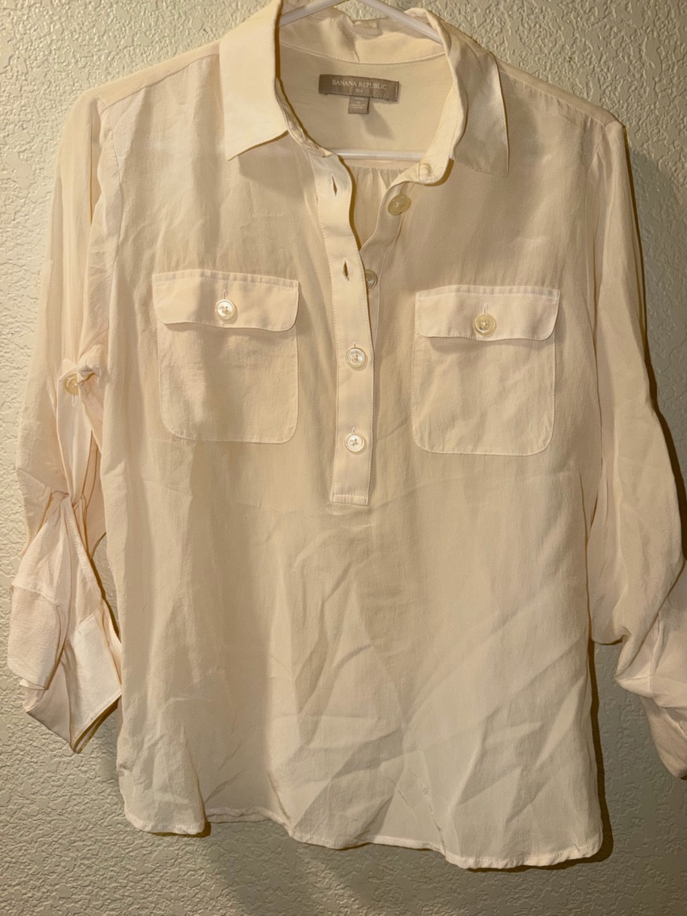 Banana Republic 100% silk Cream Long-Sleeve Pullover Shirt